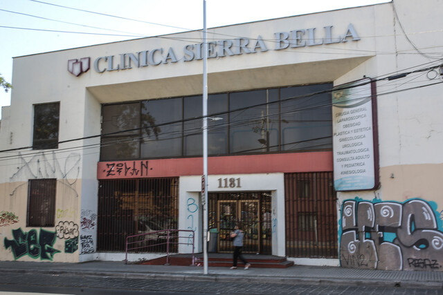 Contraloría ordena a la Municipalidad de Santiago a suspender compra de exclínica Sierra Bella