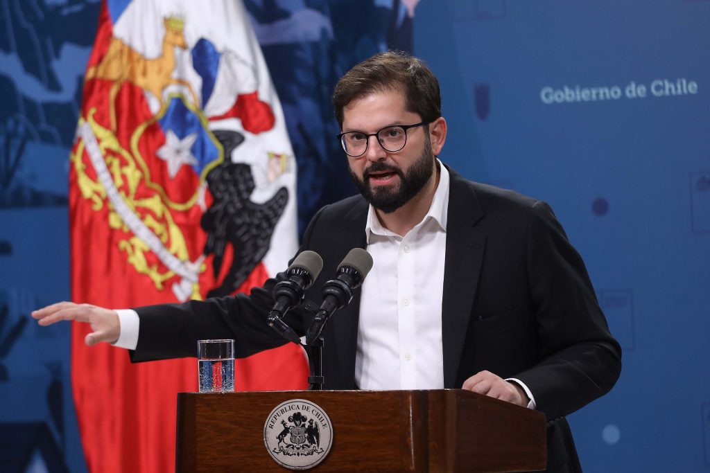 Presidente Boric por piloto de Conaf que capotó en Hualqui: “Aquí hay muchas personas jugándose la vida”