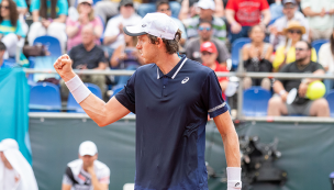 Nicolás Jarry vence a Juan Pablo Varillas y avanza en el ATP de Santiago