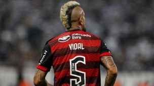 Todo mal para el King: Flamengo multa a Vidal por su noche de furia