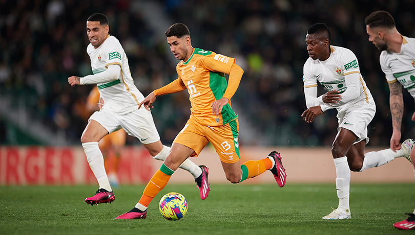 Betis de Pellegrini consigue una heroica remontada sobre Elche de Enzo Roco