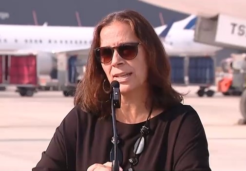 Canciller Urrejola tras regresar a Chile luego de interrumpir sus vacaciones: “El Presidente no me pidió que yo volviera”