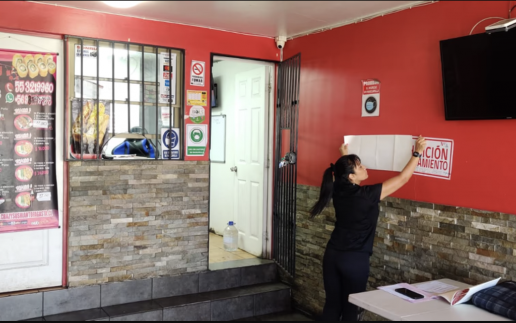 Cocinaban en el suelo: Seremi de Salud de Antofagasta emitió sumario a local de sushi