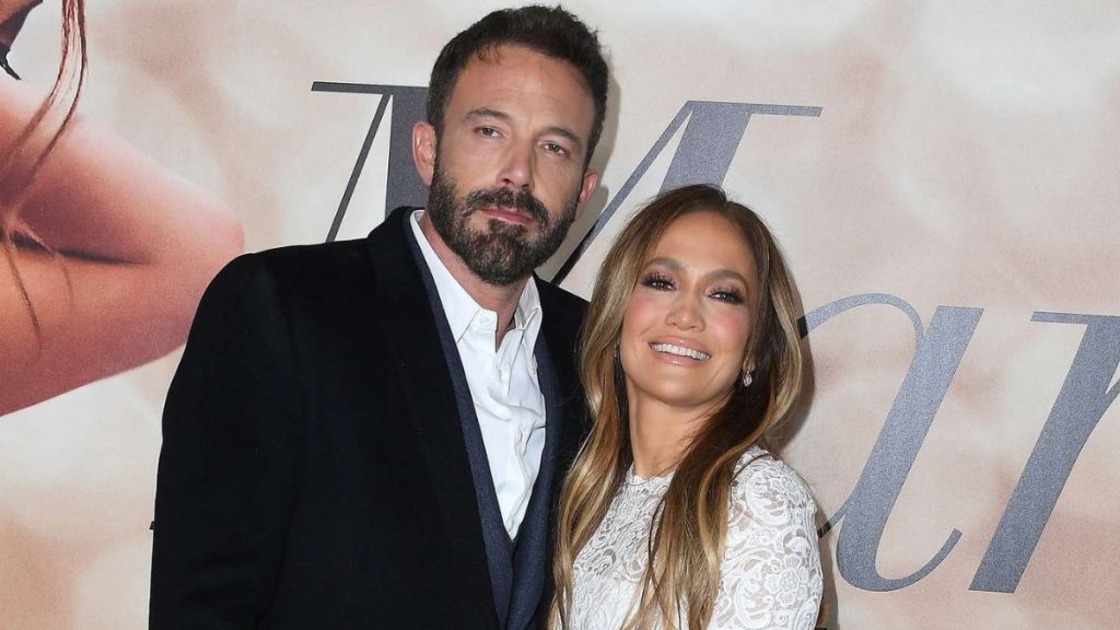 “Compromiso”: Jennifer López y Ben Affleck sellaron su amor con simbólicos tatuajes