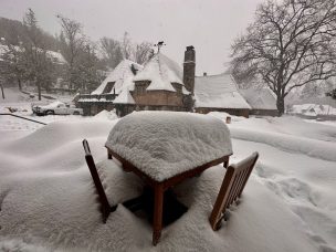 Más de 120.000 californianos se quedan sin electricidad durante una de las peores nevadas de los últimos años