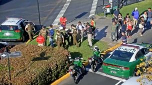 Dos delincuentes fueron detenidos tras intentar robar un celular en bus del transporte público en Las Condes