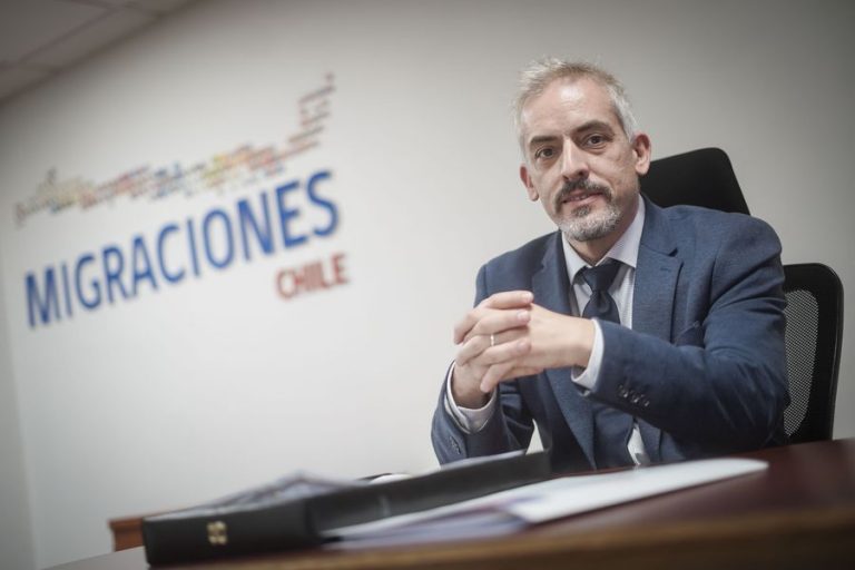 Piden declarar como “sujeto de interés” a exdirector de Migraciones por ingreso de menores haitianos