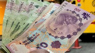 Inflación en Argentina escala al 6% mensual y se sitúa en el 98,8% interanual en enero