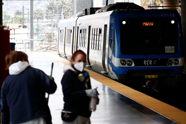 Mujer fue atropellada por el Metro de Valparaíso: Quiso evadir el pago y quedó con fracturas graves