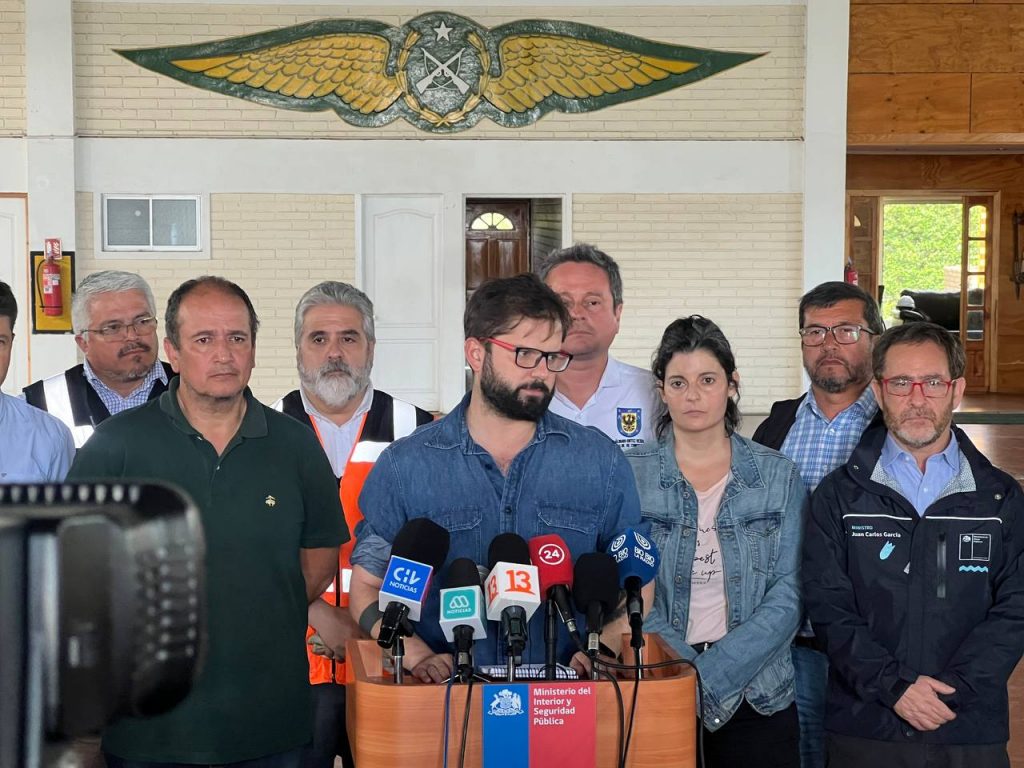 Presidente Boric por incendios: “Toda la fuerza del Estado va a estar desplegada para combatirlos”
