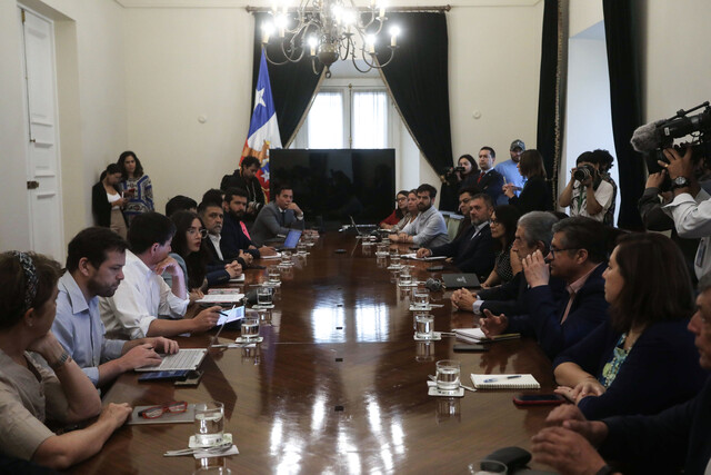 “Chile está primero”: Partidos valoraron reunión transversal del Gobierno para abordar las ayudas por incendios forestales