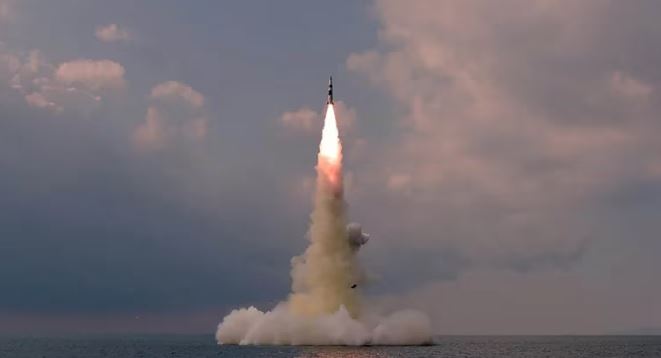Corea del Norte lanza nuevo misil balístico hacia el mar internacional