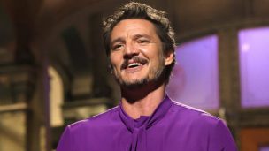 Pedro Pascal sorprendió  junto a su hermana en alfombra roja de los Premios Oscar y posó junto a Salma Hayek