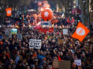 Más de un millón de franceses protestan en la calle contra la reforma de pensiones