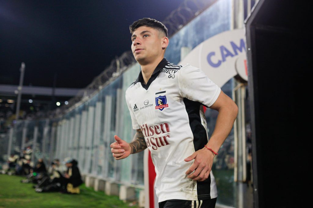 ¿Se escapa otro juvenil? La continuidad de Alexander Oroz en Colo-Colo está en riesgo