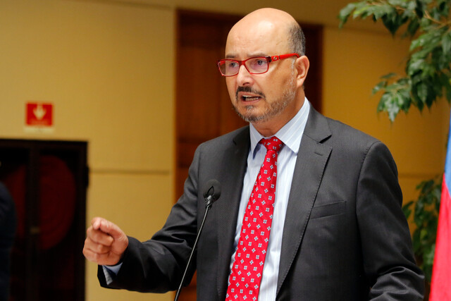 Diputado Ilabaca: “Hay ministros sectoriales que no existen, que no son relevantes, que no tienen opinión y eso es grave”