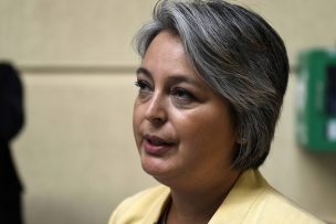 Ministra Jara anuncia negociaciones con la CUT por alza de salario mínimo