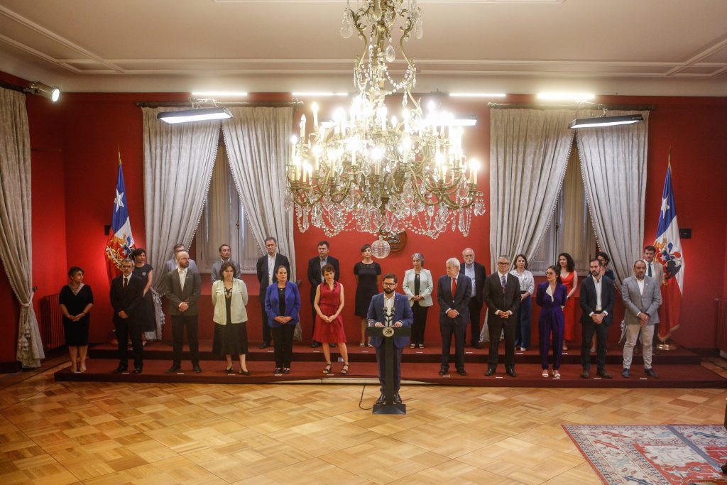 Cambio de gabinete deja con paridad de género el nuevo equipo de Boric