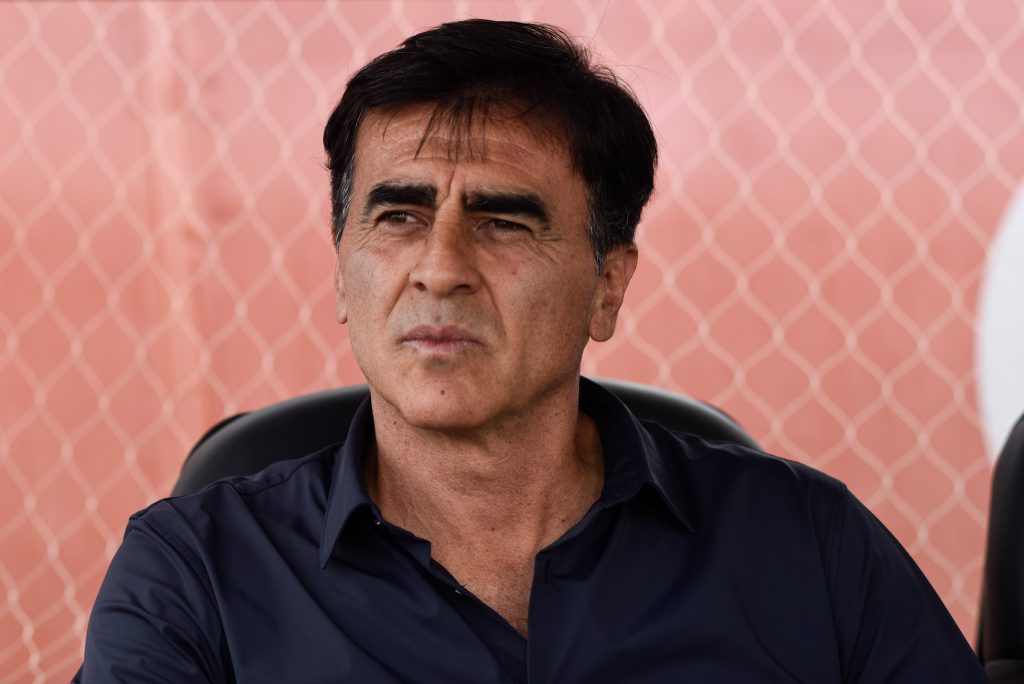 Gustavo Quinteros: “Thompson tiene que cambiar, cometió un error gravísimo”