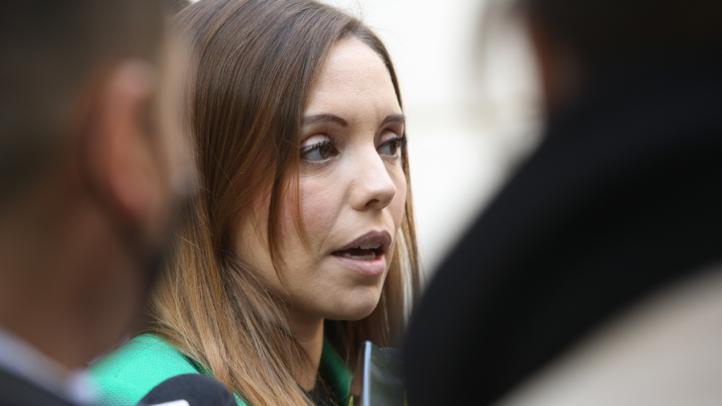 Flores por renuncia del cuñado de Jackson: “Dijeron que iban a terminar con los pitutos y su gobierno está lleno de apitutados”