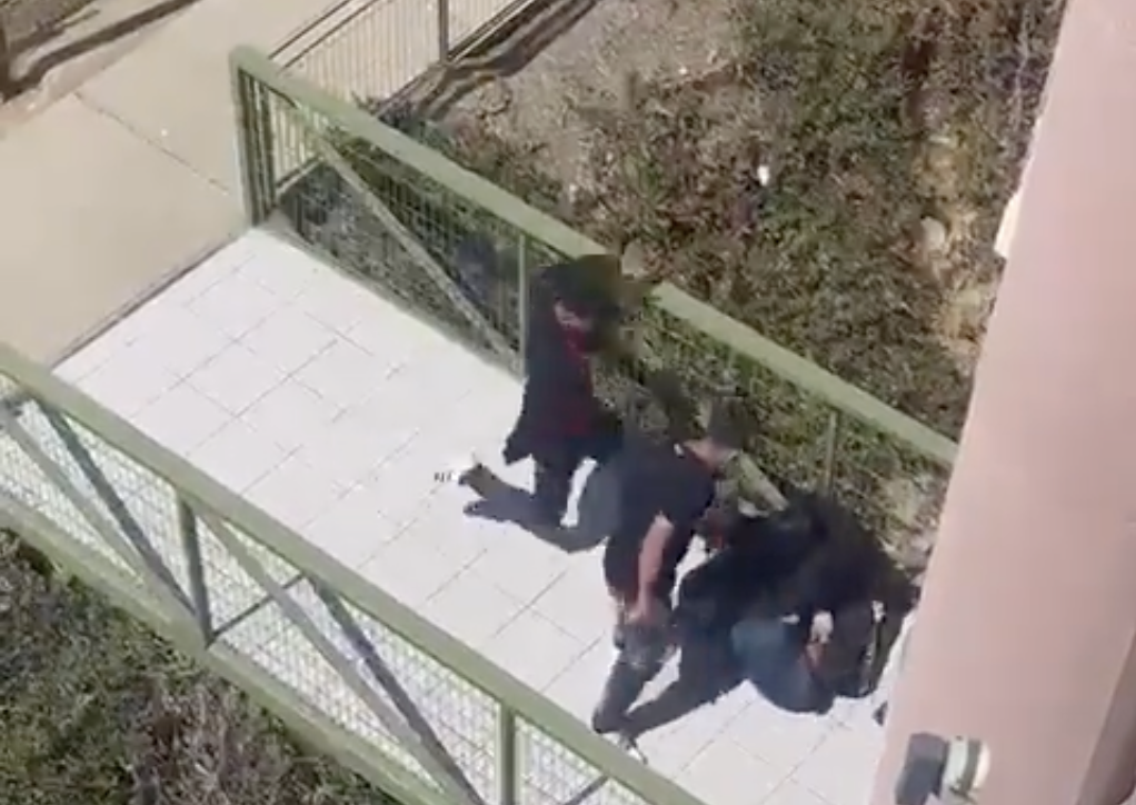 Adolescentes golpearon a delincuente que los asaltó en Viña del Mar