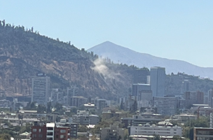 Sismo en zona centro provocó desprendimiento de tierra en el Cerro San Cristóbal