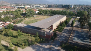 Riña al interior de colegio en Puente Alto deja al menos 8 lesionados: Alumno intentó agredir con un cuchillo a profesor