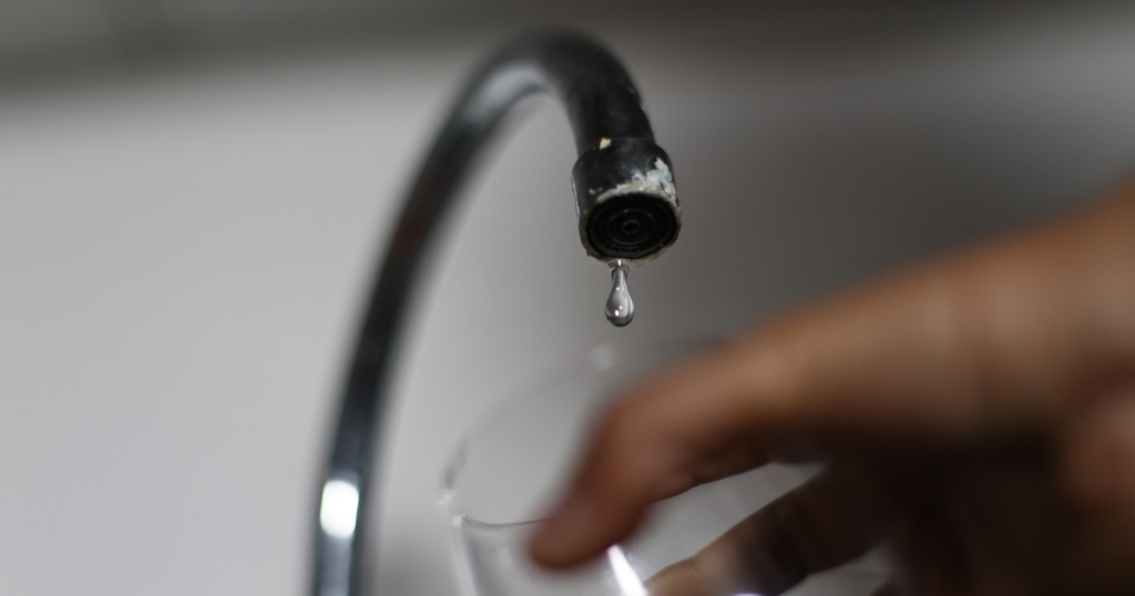 Gobierno informará a las 20:00 sobre posible corte de agua en Santiago