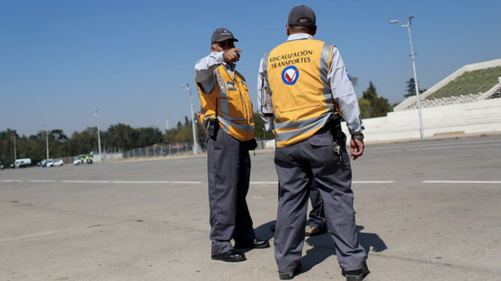Concepción: Fiscalizadores de transportes fueron agredidos tras multar a dos vehículos en la puente Llacolén y Juan Pablo II