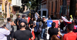 Un grupo de personas protestó en las cercanías de la casa del Presidente Boric por demora de tres años en entrega de sus casas