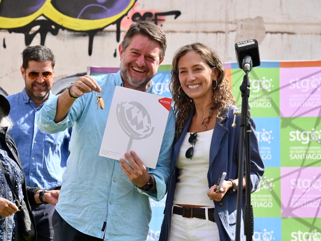 Gobernador Orrego inicia la instalación de primera Plaza de Bolsillo con enfoque de género de Chile