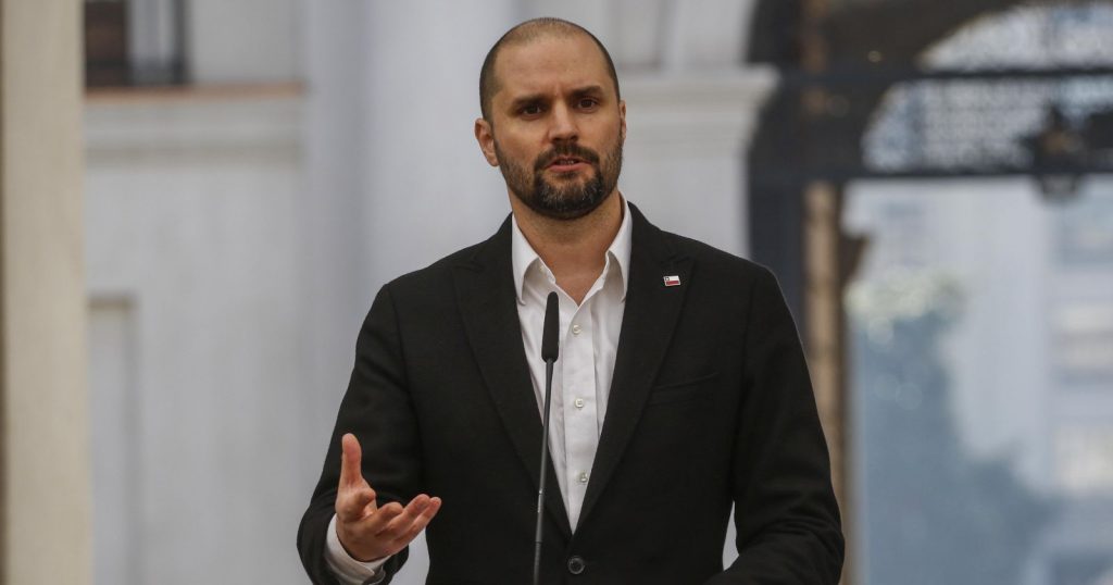 Exministro Bellolio por crisis en seguridad: “Este Gobierno es muy bueno para cometer errores y luego culpar a terceros”