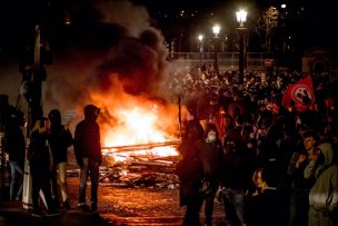 Francia: Aumentan a 310 los detenidos en protestas contra la reforma previsional de Macron