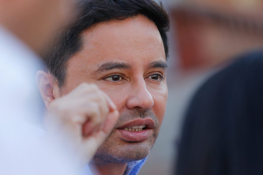 Alcalde Carter a Presidente Boric: “Es a usted al que lo persiguen sus tuits y contradicciones”