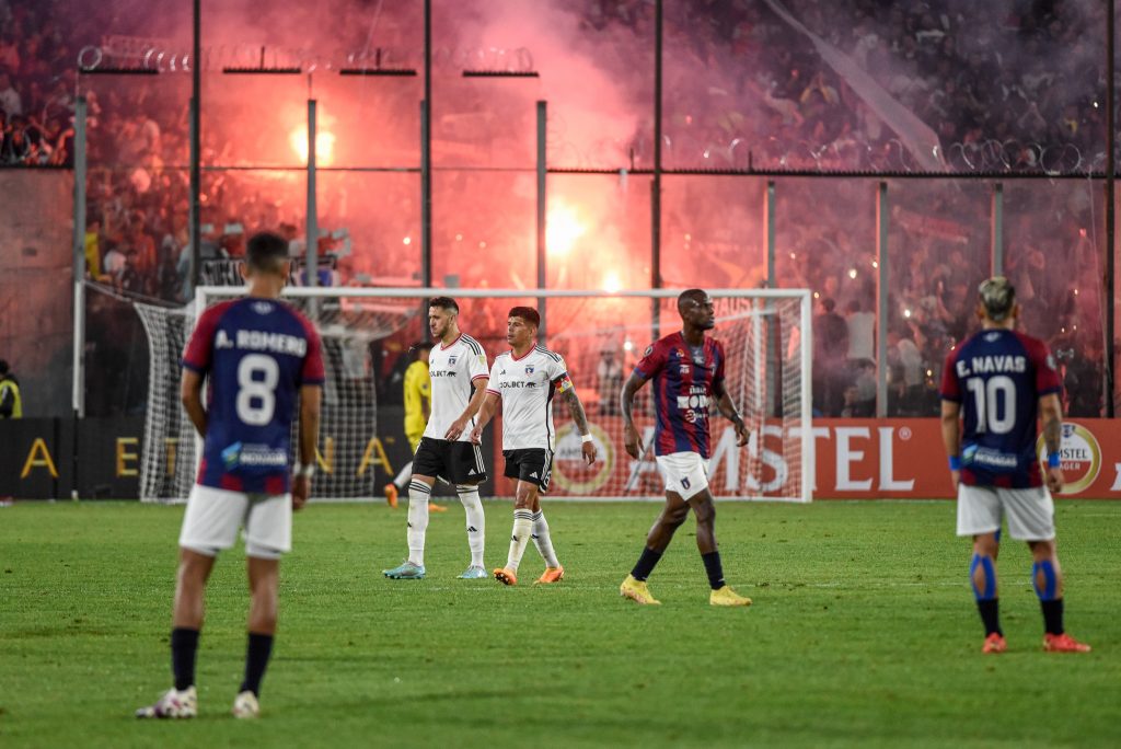 No todo fue fiesta: barristas de Colo-Colo protagonizan nuevos incidentes en el Monumental