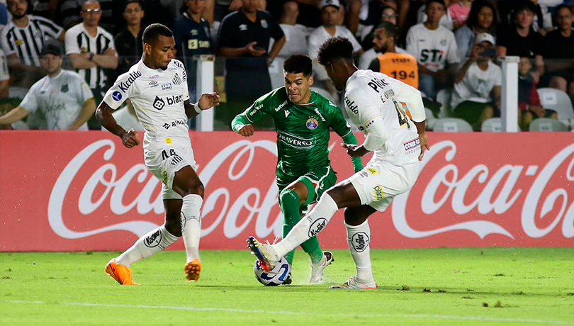 Audax Italiano rescata un empate en su visita a Santos en la Sudamericana