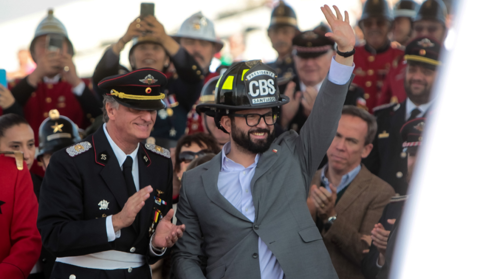 Presidente Boric en celebración de los 160 años de Bomberos: “Son el orgullo de la patria, mis eternos respetos”