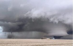 Aumentan a 25 los muertos por  tornados en el Medio Oeste estadounidense