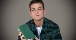 Simón Pesutic lanza su primer libro de poesía: