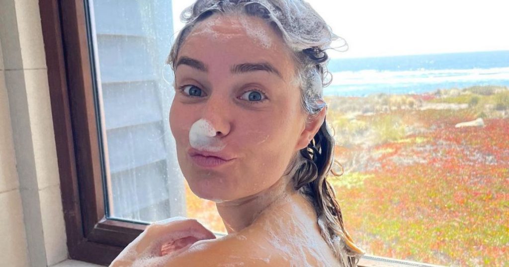 Kika Silva dejó poco a la imaginación con sesión de fotos en la ducha: “Envidio al fotógrafo”