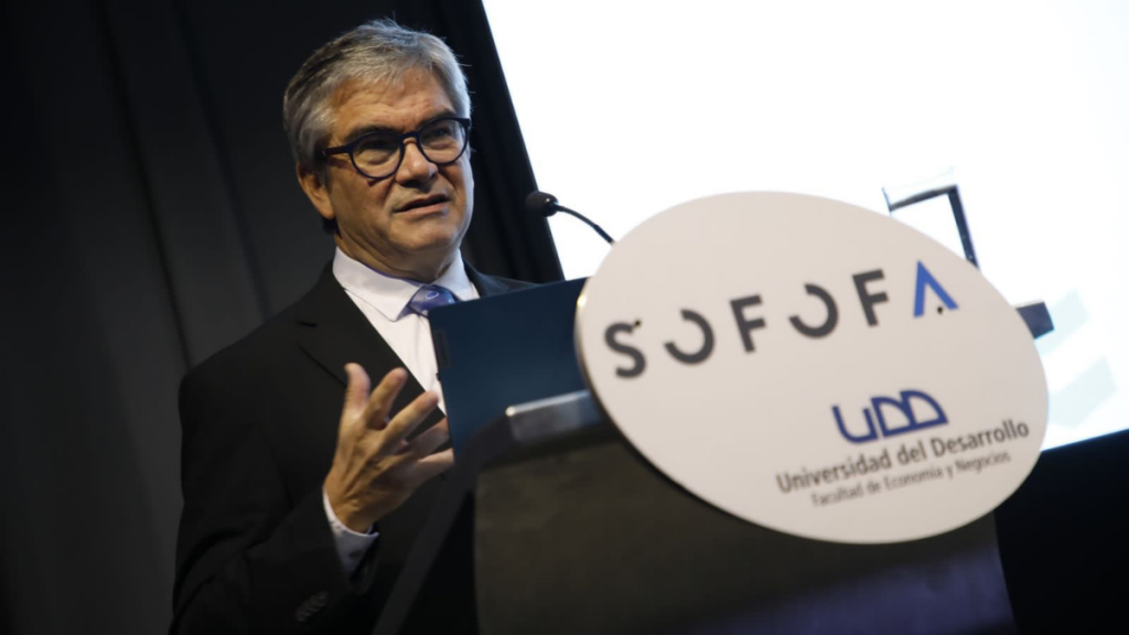 Ministro Marcel por sexto retiro: “Se ha ido generando un sentido común en torno al riesgo y el costo que tiene”