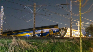 Países Bajos: Al menos un muerto y una treintena de heridos dejó el descarrilamiento de tren en Voorschoten