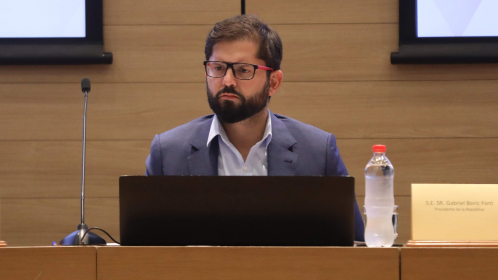 Cadem: Presidente Boric llega a 29% de aprobación y el 71% cree que la delincuencia debe ser el área prioritaria del Gobierno