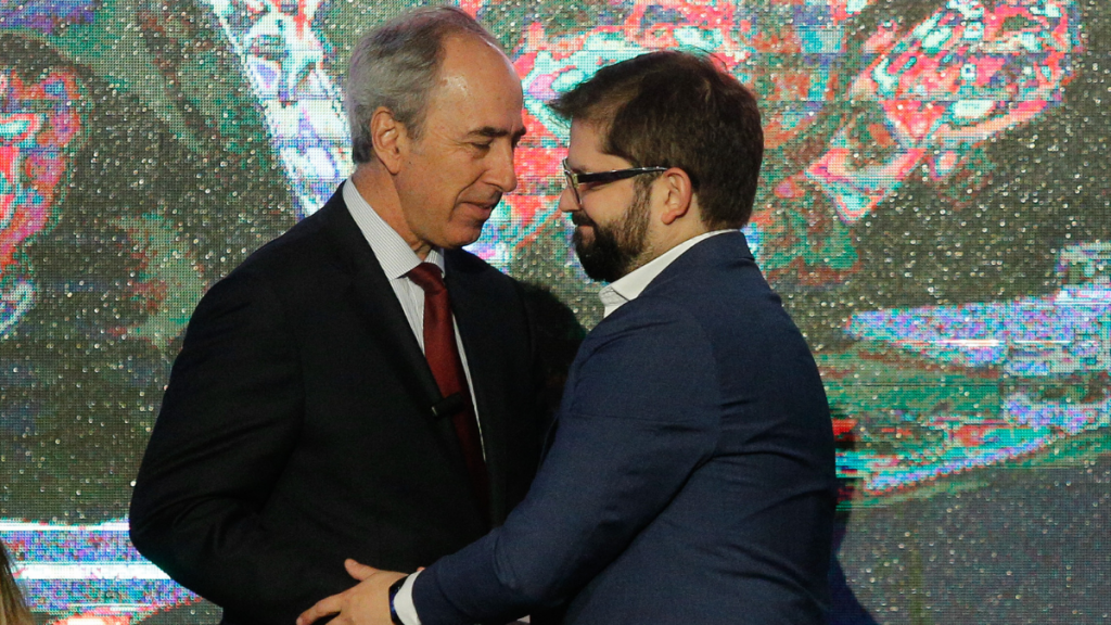 “Quedamos descolocados”: CPC reacciona con preocupación al anuncio de la Estrategia Nacional del Litio