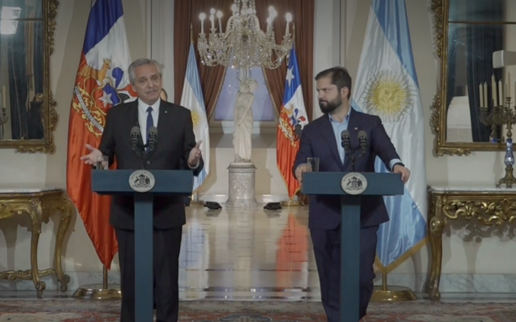 Alberto Fernandez expresa su amistad a Boric: “Dejen de atribuirme un malestar con Chile que no tengo”