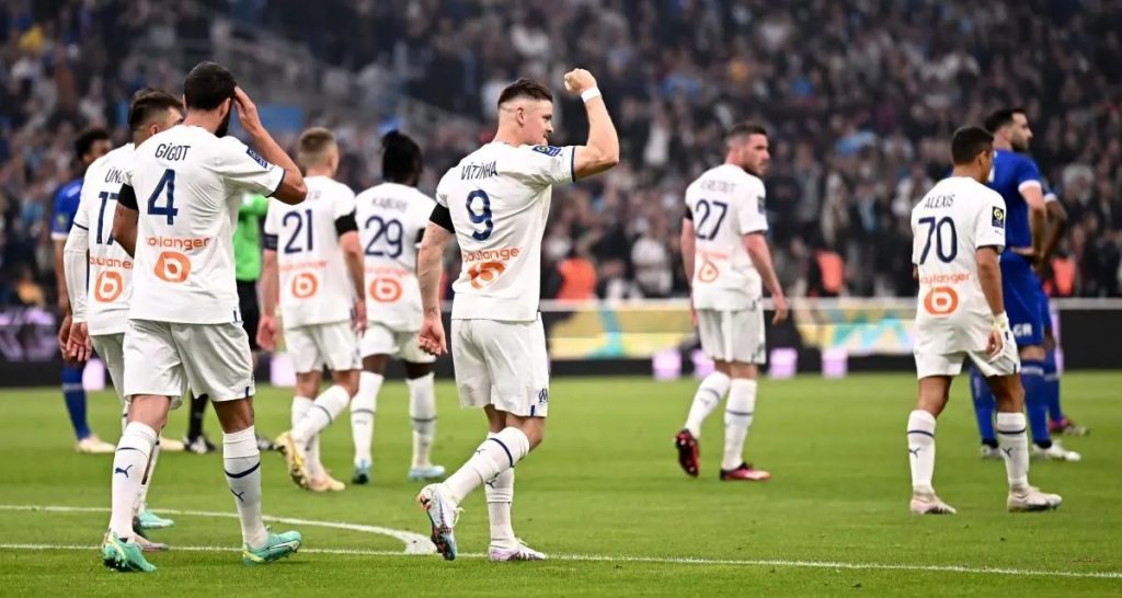 Con Alexis en cancha: el Marsella supera al Troyes y sigue de escolta del líder