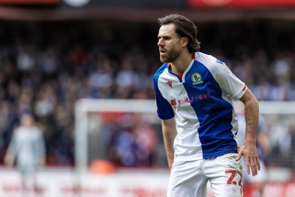 Ben Brereton vuelve a la titularidad en derrota del Blackburn ante el Norwich