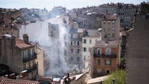 Ocho personas continúan desaparecidas tras el derrumbe de un edificio por explosión en Marsella