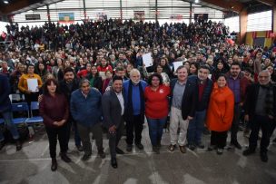 Ministro Carlos Montes entregó 765 subsidios habitacionales a familias de El Bosque