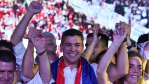 Santiago Peña mantiene al Partido Colorado en el poder tras ser elegido presidente de Paraguay